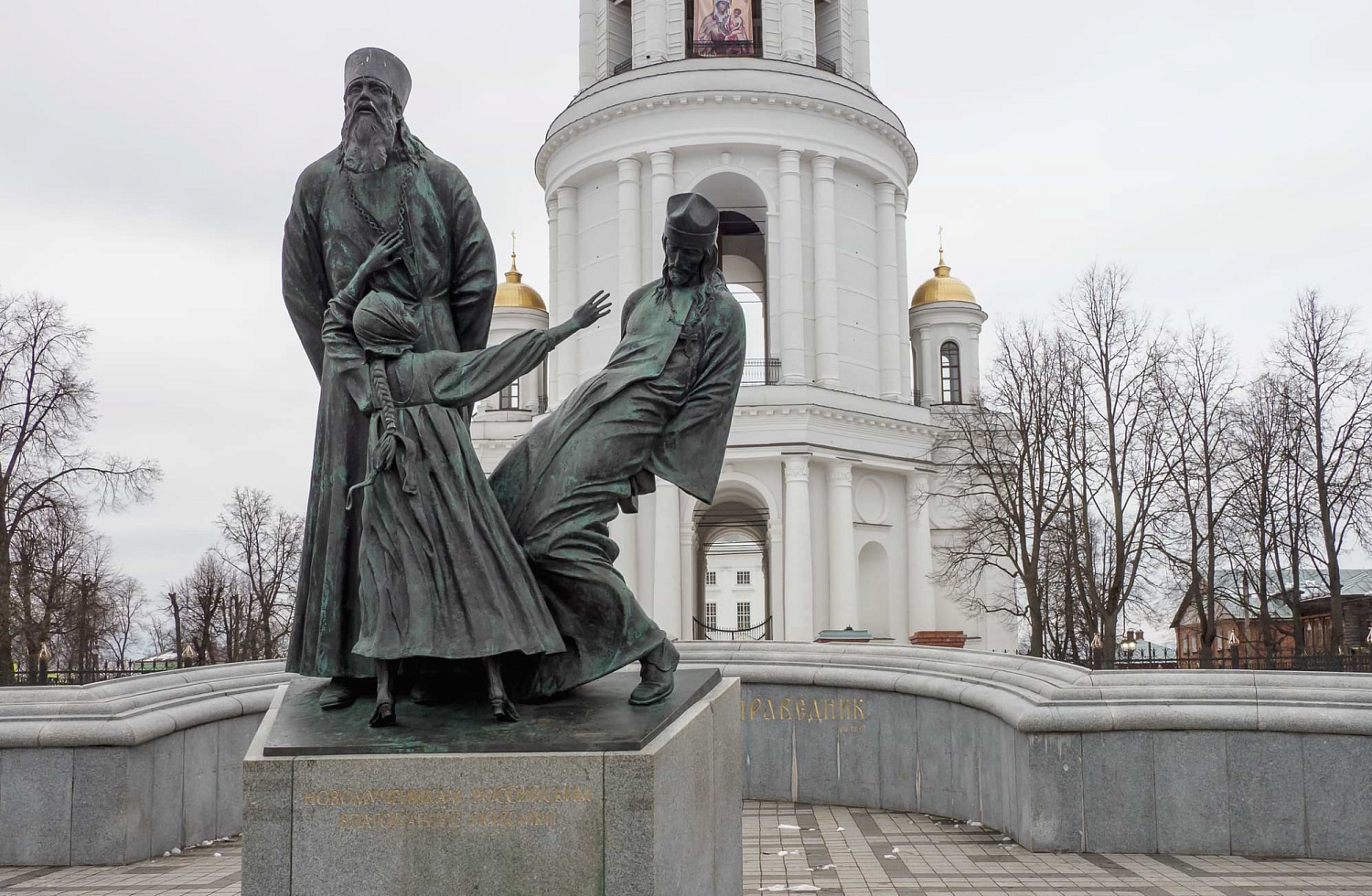 Памятник погибшим за веру